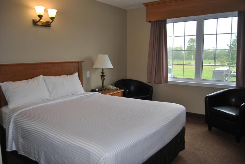Auberge Bouctouche Inn & Suites Bagian luar foto